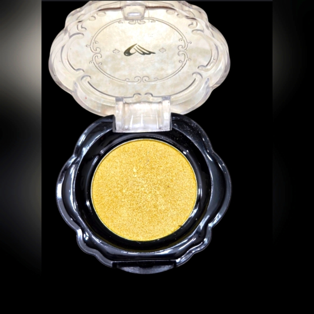 Amuse Shimmering Soft Yellow Gold Eyeshadow .06oz New